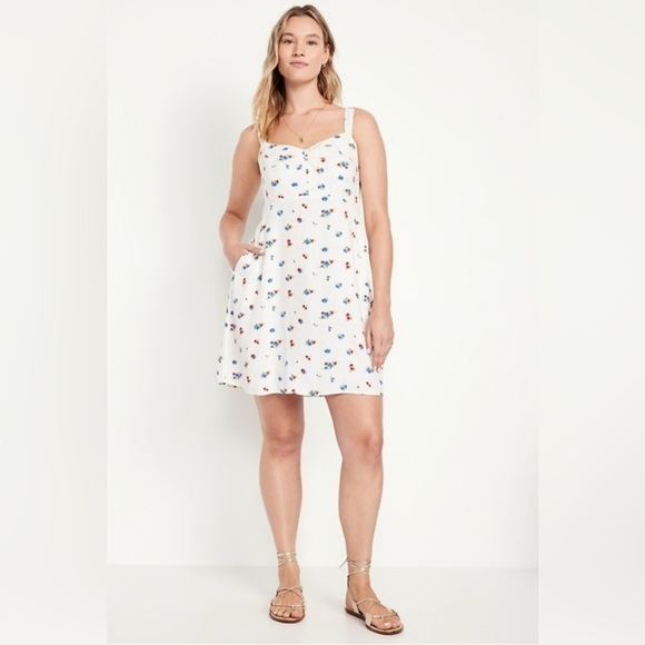 NWT! Old Navy Fit & Flare Crepe Floral Mini Dress - Size XS Petite 🤎 - Picture 4 of 8
